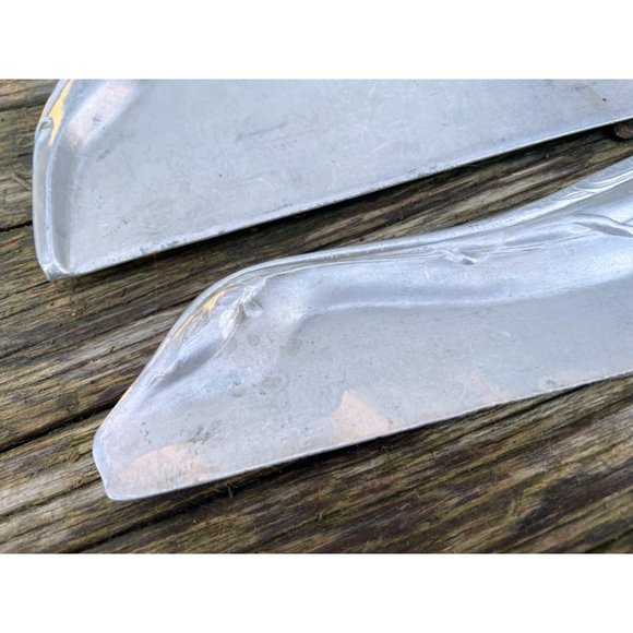 Vintage Aluminum Crumb Tray with Scraper Ornate Nouveau Floral - Picture 8 of 13